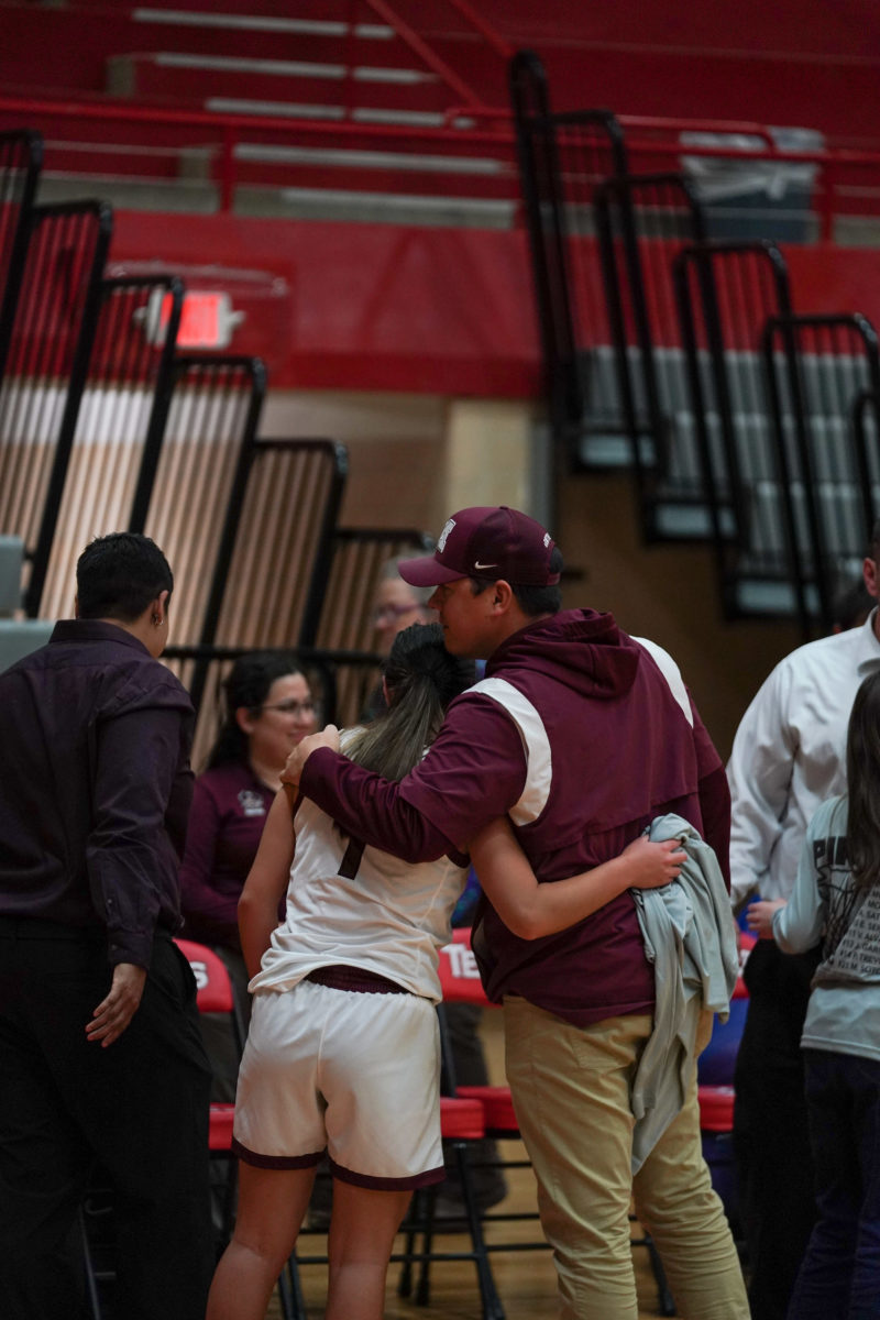 mathis-london-girls-basketball-playoffs00116